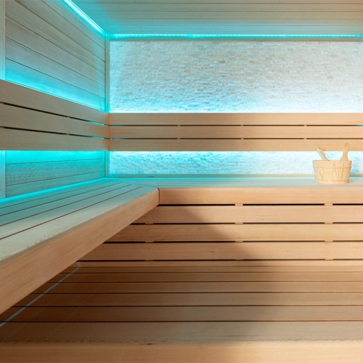 Finská sauna EAGO AWT B1602B hemlock 200×170 9 kW EOS Bi-O Cubo