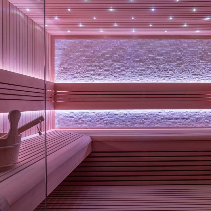 Finská sauna EAGO AWT E1102B hemlock 200×170 9 kW Cilindro